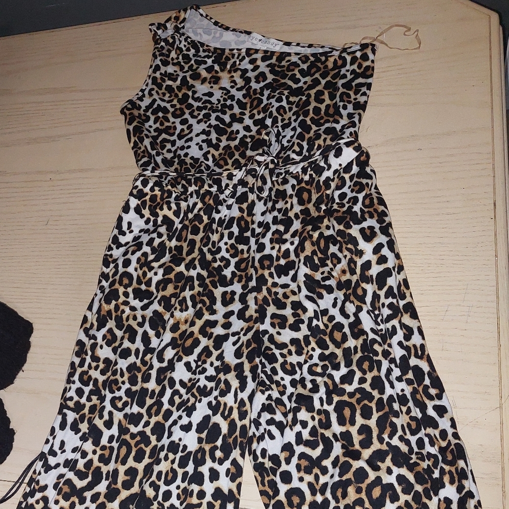 Eye candy Leopard Print Size Large One Shoulder Jumpsuit